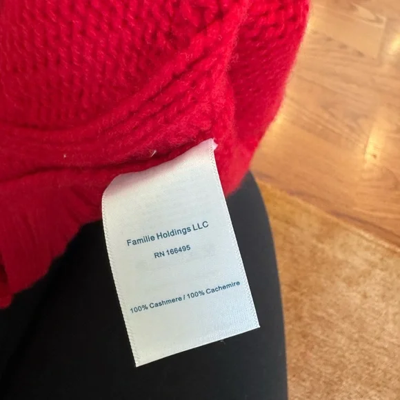 Guest in Residence Wavy Cozy Cashmere Crew in True Red - Picture 7 of 9